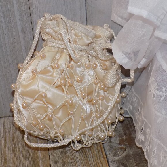 HAND BAG FAUX PEARLS OFF WHITE  WEDDING EVENING OUT - Picture 6 of 7